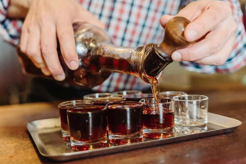 Lisbon: Tastes and Traditions Guided Food Tour - Manteigaria: the warm pastel de nata finale
