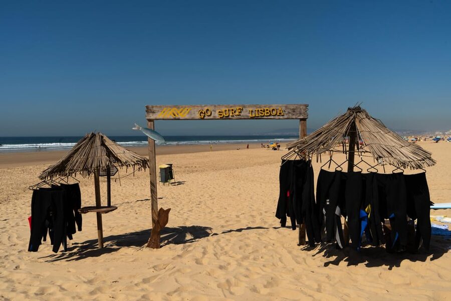 Lisbon: The Surf Instructor - surf lessons with transfer - The optional photoshoot and what it really adds