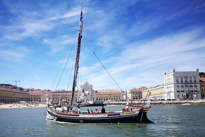 Lisbon Traditional Boats - Express Cruise - 45min - A 45-minute view of old Lisbon