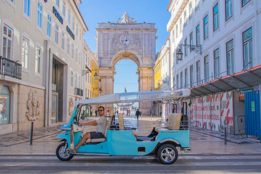 Lisbon: Tuk-Tuk Tour in French or German w/True Local Guide - The two-hour route through Lisbon’s oldest quarters