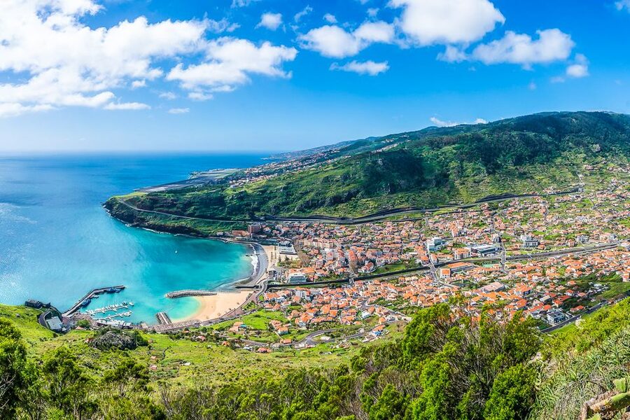 Madeira: Best of the East Tour from Funchal - Santana adds traditional houses and a useful lunch stop