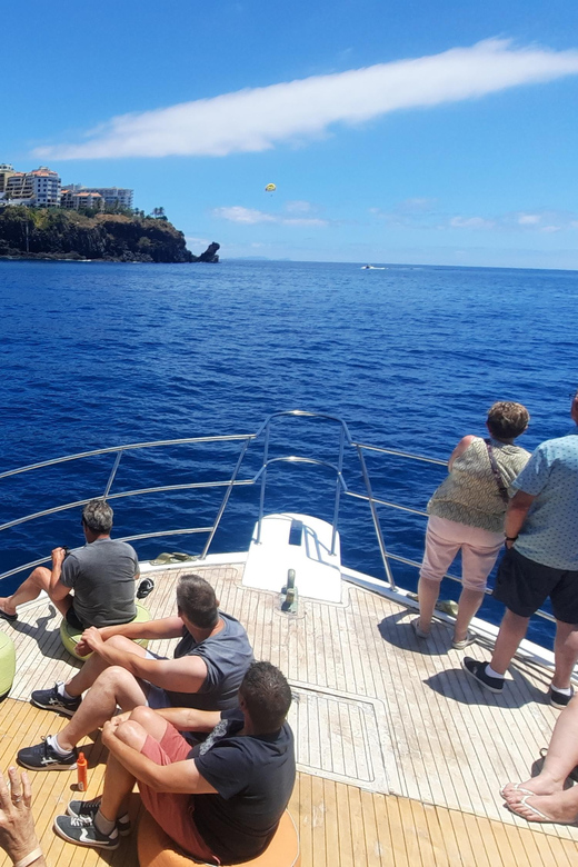 Madeira: Boat Trip with Lunch, Drinks, and Hotel Transfer - Leaving Funchal with the day already organized