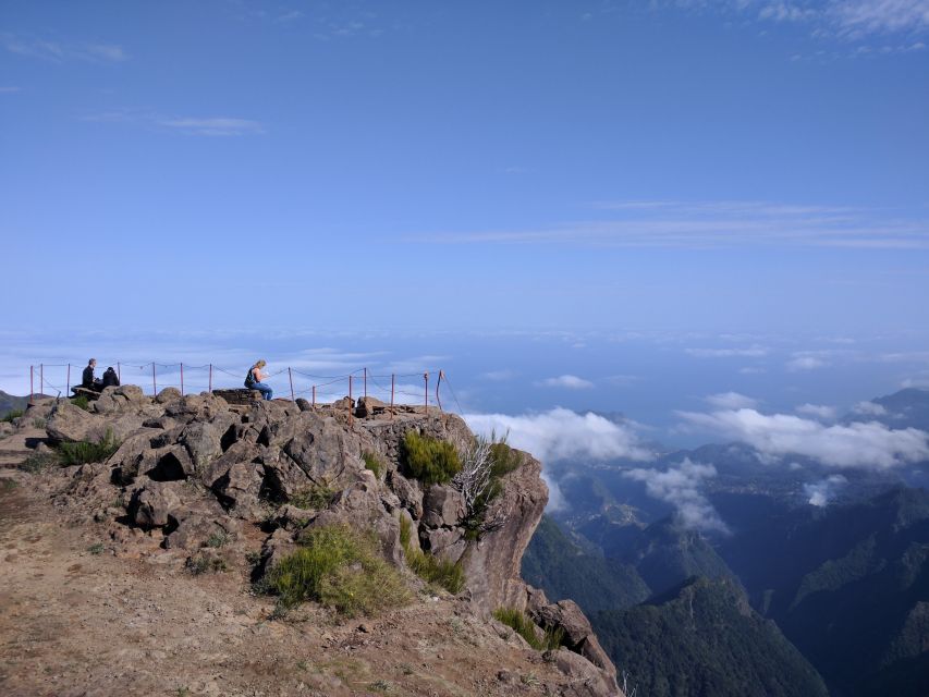 Madeira: Jeep tour Pico Areeiro, Santa Cruz and Cristo Rei - What the small group changes