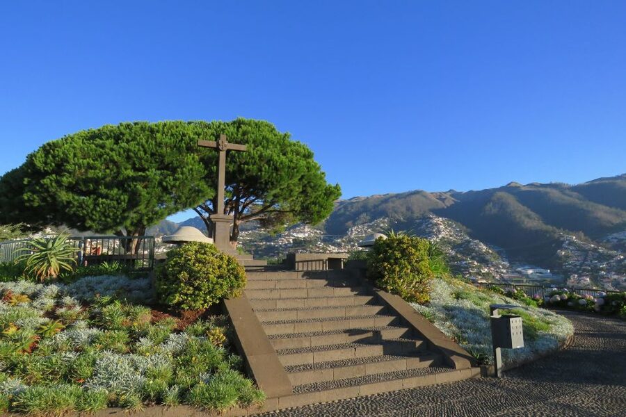 Madeira : Nun's Valleys and Pico Areeiro 4X4 Tour - Pico Areeiro reaches the day’s high point