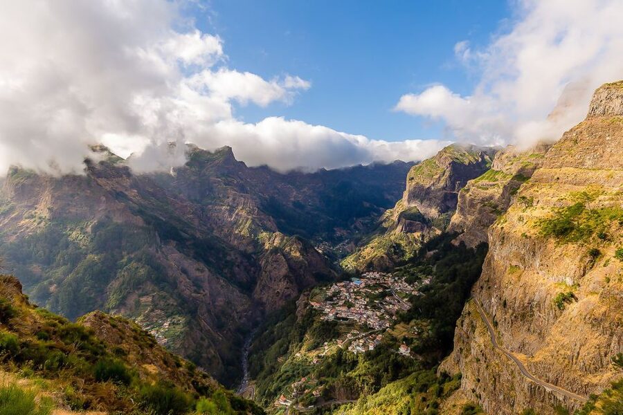 Madeira: Nuns Valley Half-Day Tour - Curral da Freiras and the taste of chestnut country