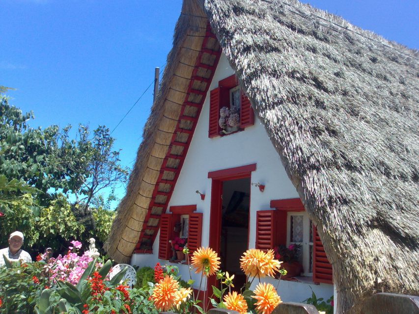 Madeira: Pico do Arieiro & Laurissilva Forest - East tour - Santana’s A-frame houses and a practical lunch stop