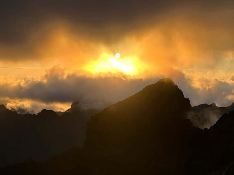 Madeira: Pico do Arieiro Sunset with Optional Dinner - The weather gamble is real