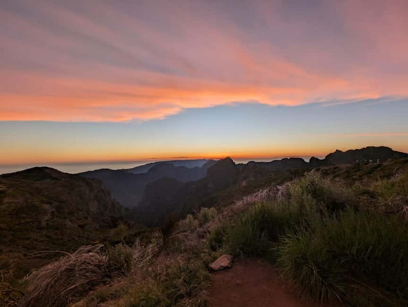 Madeira: Pico do Arieiro Sunset with Optional Dinner - Guides add the human part of the evening