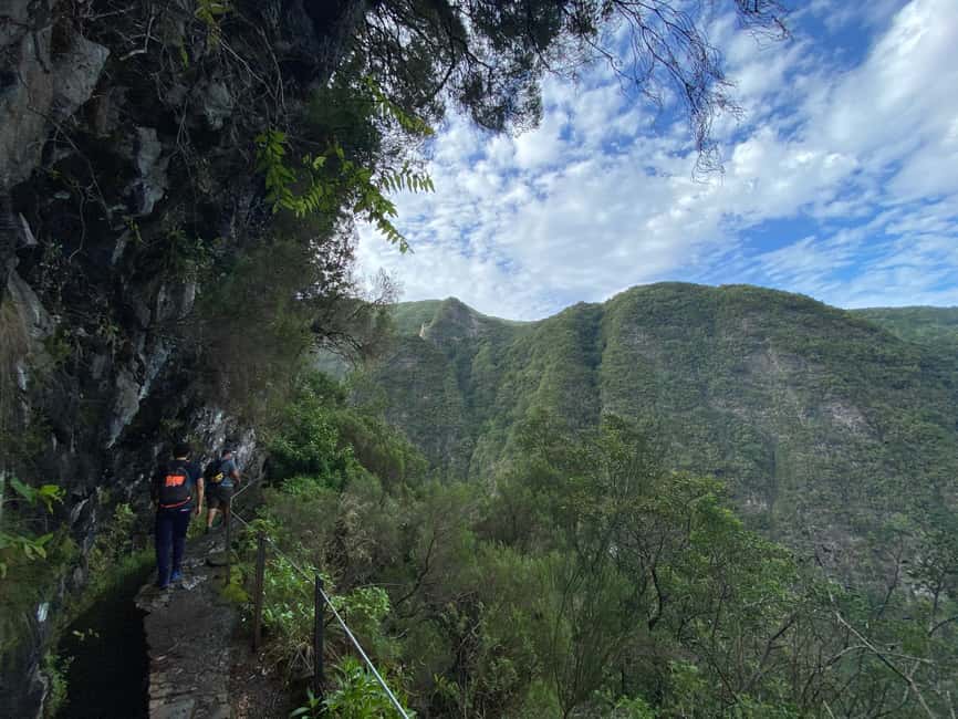 Madeira: PR 9 - Levada do Caldeirão Verde Hike Transfer - How hard is 17 to 20 kilometers?