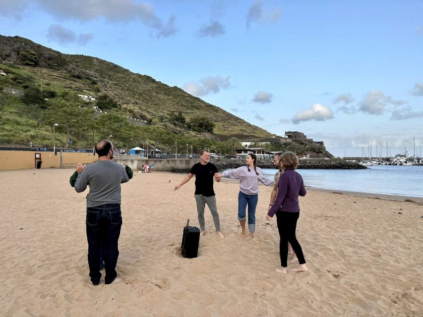 Madeira: Salsa and Bachata dance and discovery experience - The outdoor setting and changing meeting points