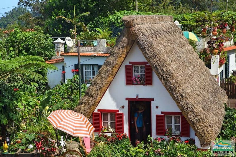 Madeira: Santana Jeep Safari and Balções Levada Walk - Two hours in Santana