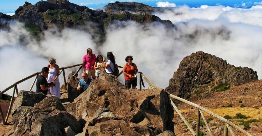 Madeira : Santana & Peaks full day tour by Open 4x4 - From Funchal to Machico and the island’s dividing line