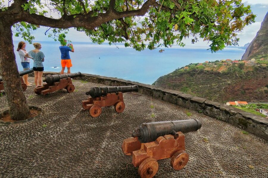 Madeira : Santana & Peaks full day tour by Open 4x4 - Porto da Cruz, Faial, and the sugar cane stop
