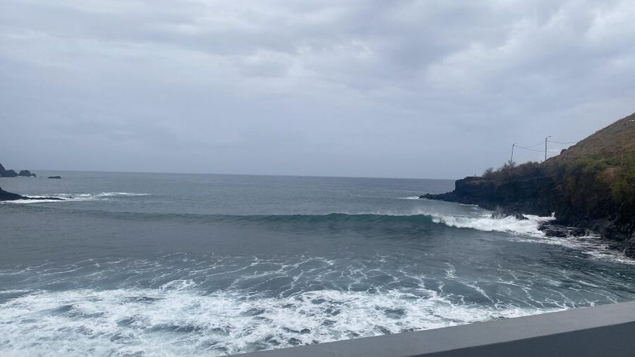 Madeira: surf lesson at Porto da Cruz - What happens before you enter the water