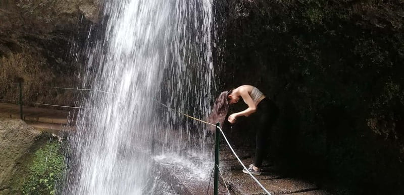 Madeira: Wet your hair in the amazing Levada Nova / Moinhos - Following the water channel into the mountains