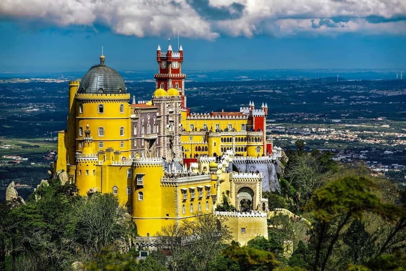Magical Day Trip: Pena Palace, Sintra, CaboDa Roca & Cascais - Starting in the Moorish Castle