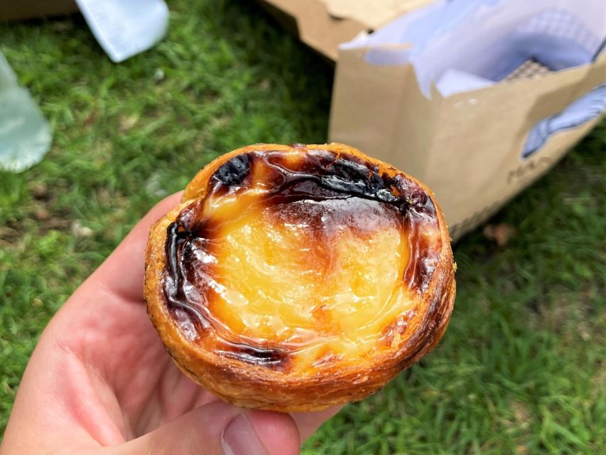 No Diet Club - Unique food tour in Lisbon with many Tastings - Portuguese pizza, garlic pizza, and the unexpected bites