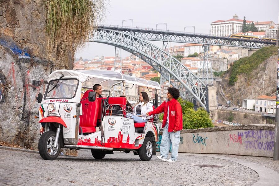 Oporto Tuk-Tuk Tour: Fast, Fun & Flexible – 1H to Full Day! - Extending the ride to Foz beaches