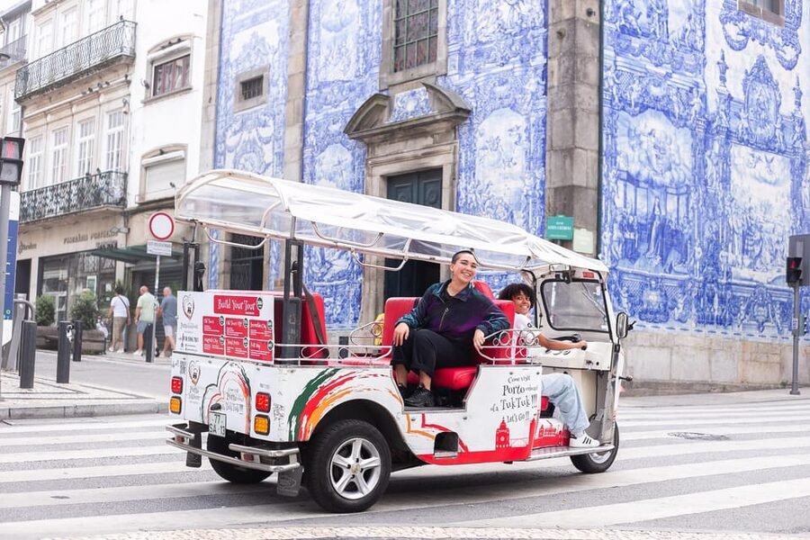 Oporto Tuk-Tuk Tour: Fast, Fun & Flexible – 1H to Full Day! - Clérigos Tower and Praça da Batalha