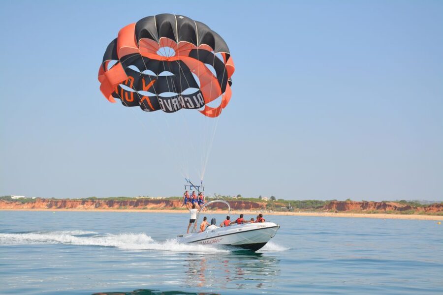 Parasailing Vilamoura - Up to 200 metres above Vilamoura and Quarteira