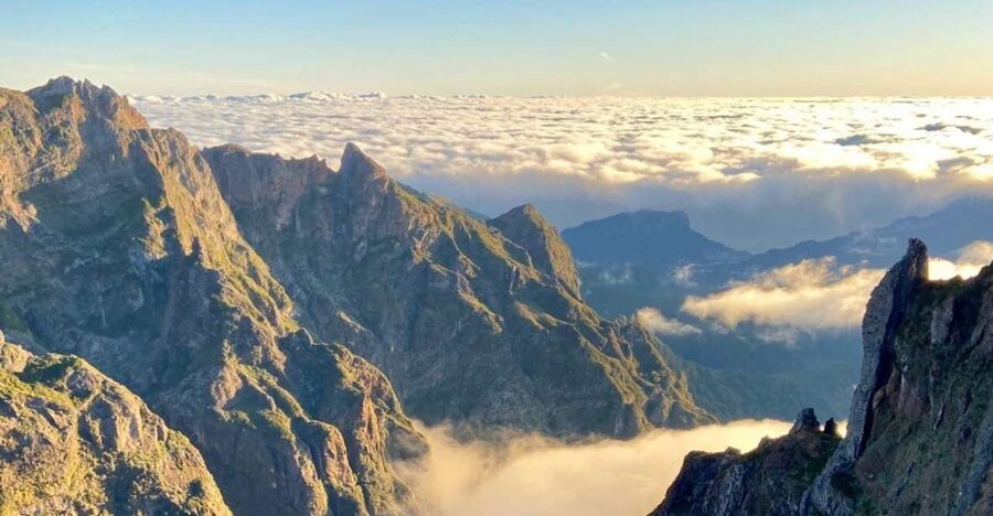 Pico Do Arieiro Pico Ruivo Sunrise or Morning Hike Transfers - PR3 and the quieter way down