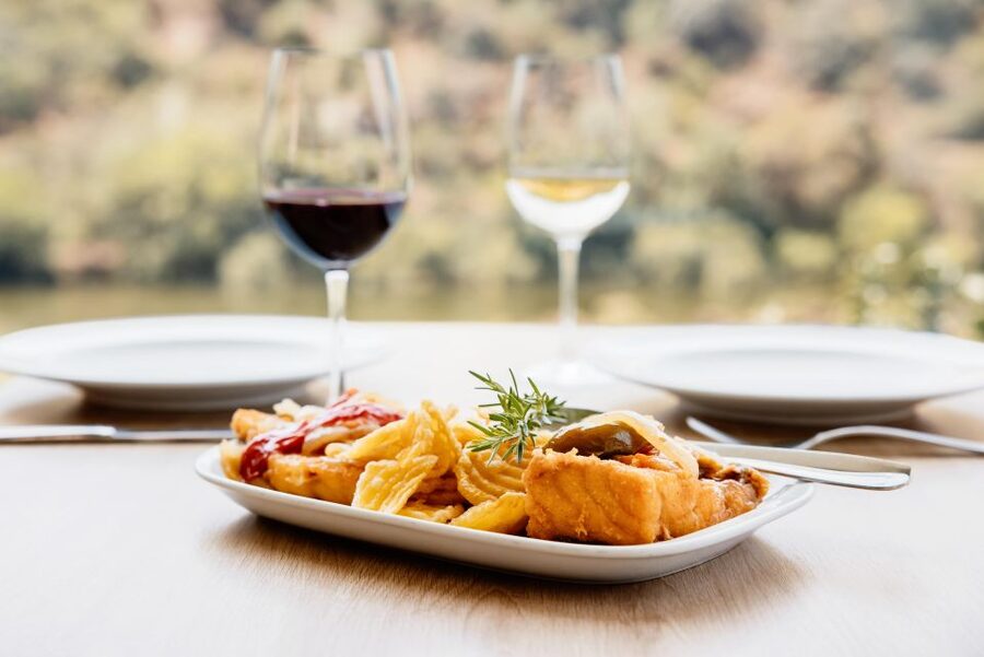 Pinhão: Douro River Boat Tour with Lunch - Key points to know before booking