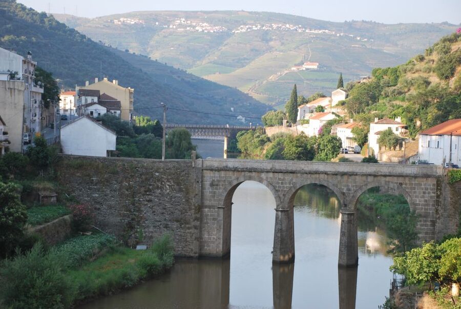 Pinhão: Douro Valley Rabelo Boat Tour and Kayak Experience - Timing, supplies, and practical preparation