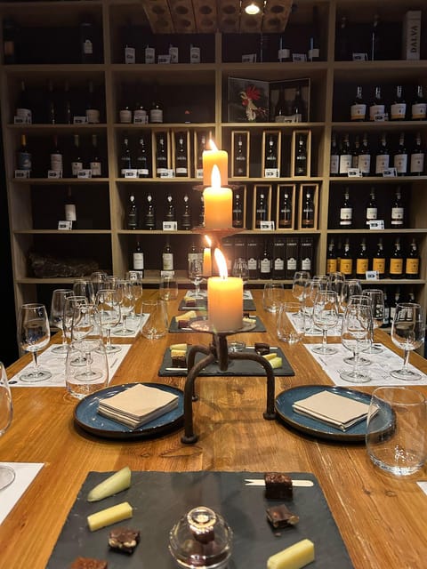 Port Wine class with 3 or 5 Port tasting and pairings - A Port lesson across from the Palácio da Bolsa