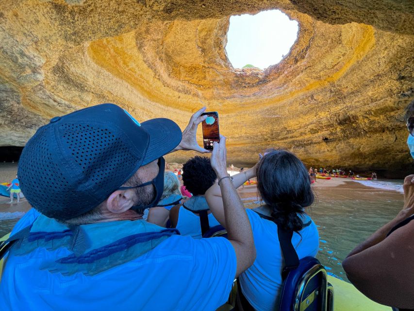 Portimão: Benagil Grottoes Boat Cruise - Crew, languages, and the overall feel