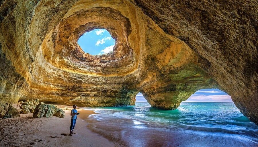 Portimao: Boat trip to the Benagil Cave - Alfanzina Lighthouse and the approach to Benagil