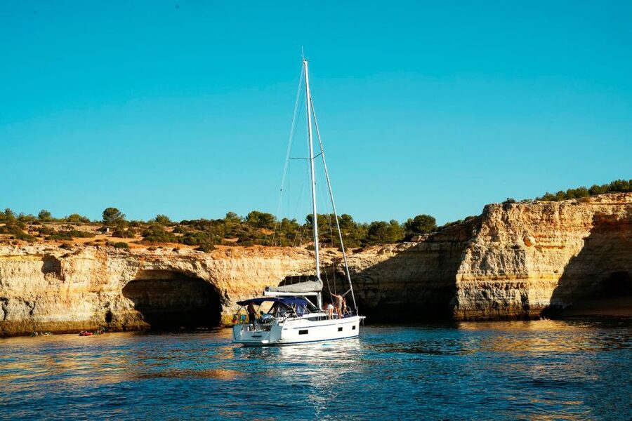 Portimao: Half-Day Sailing Yacht Cruise to the Benagil Caves - Dolphins and coastal wildlife