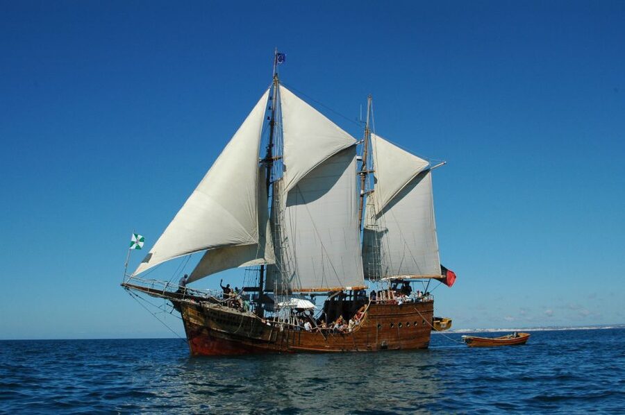 Portimão: Pirate Ship Cave Cruise - Benagil Cave and the route toward Marinha Beach