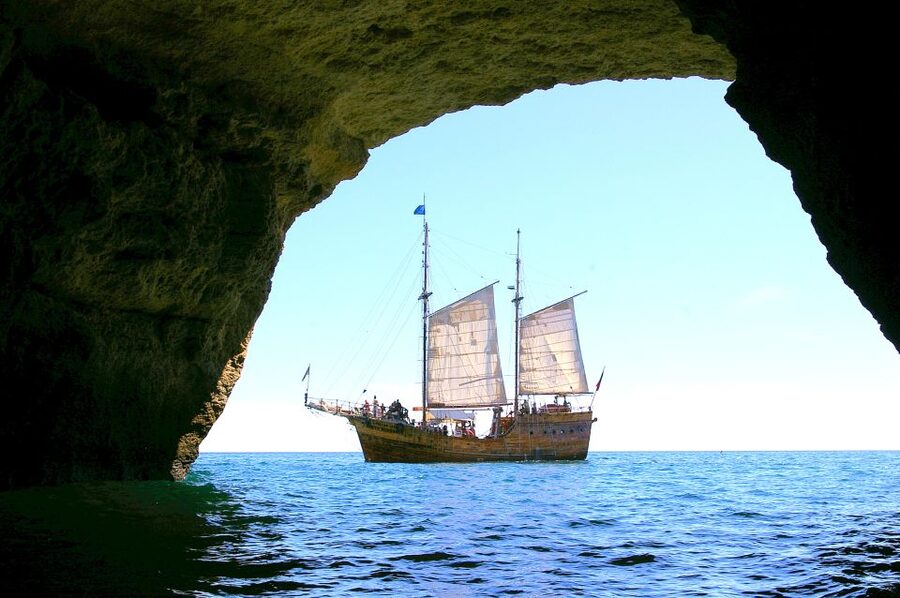 Portimão: Pirate Ship Cave Cruise - Seeing Portimão and Ferragudo from the water