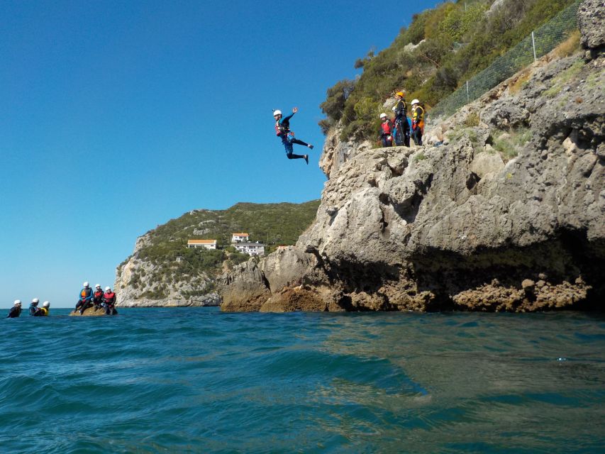 Portinho da Arrábida: Coasteering Boat Tour - Cliff jumps from 1 to 10 meters