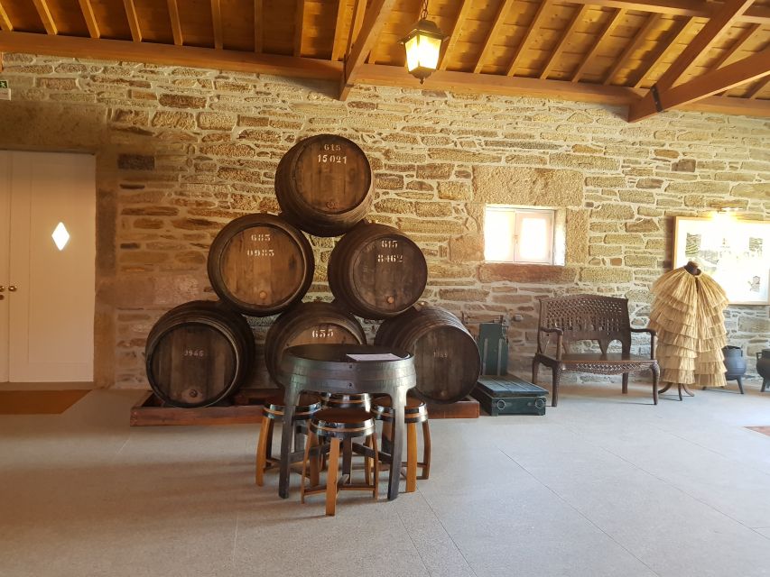 Porto: 3 Douro Valley Vineyards Tour with Lunch - First stop: a family-owned vineyard