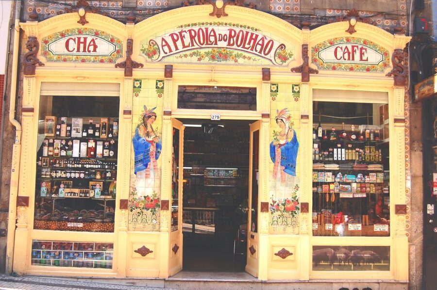 Porto: 3-Hour Food Tour - Drinks from northern Portugal, including vinho verde