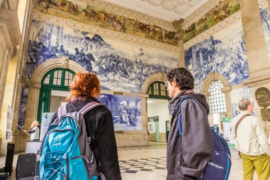 Porto: 3-Hour Guided City Highlights Walking Tour - São Bento’s blue-and-white tilework