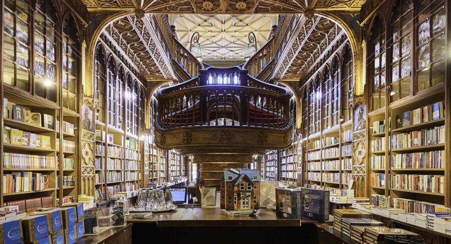 Porto: 3-Hour Walking City Tour & Lello Bookstore Visit - São Bento Station and Porto’s tiled welcome