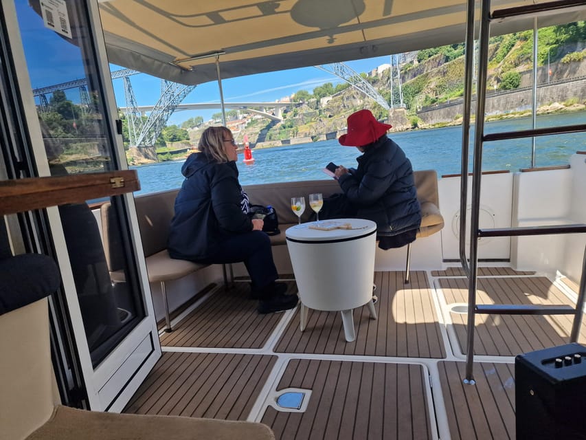Porto: 6 Bridges Cruise & Port Wine with Sunset Option - Wine, drinks, blankets, and the onboard bathroom