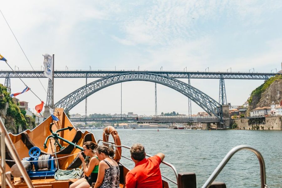 Porto: 6 Bridges Douro River Cruise - From Ribeira to Freixo and back