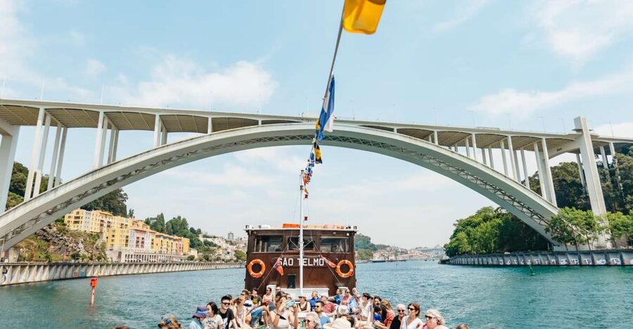 Porto: 6 Bridges Douro River Cruise - What the $23 price gets you