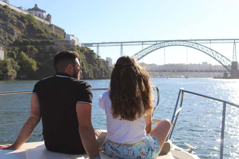 Porto: 6 Bridges Yacht Cruise with Local Wine & Snacks - Key points at a glance