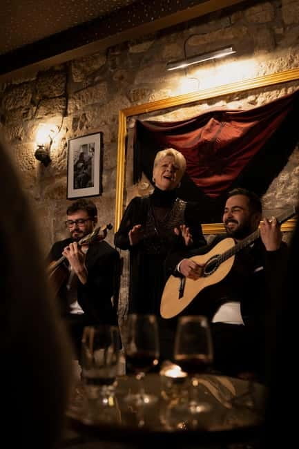 Porto: An Intimate Fado Show in a Historical Tavern - The opening set: Coimbra Fado and university traditions