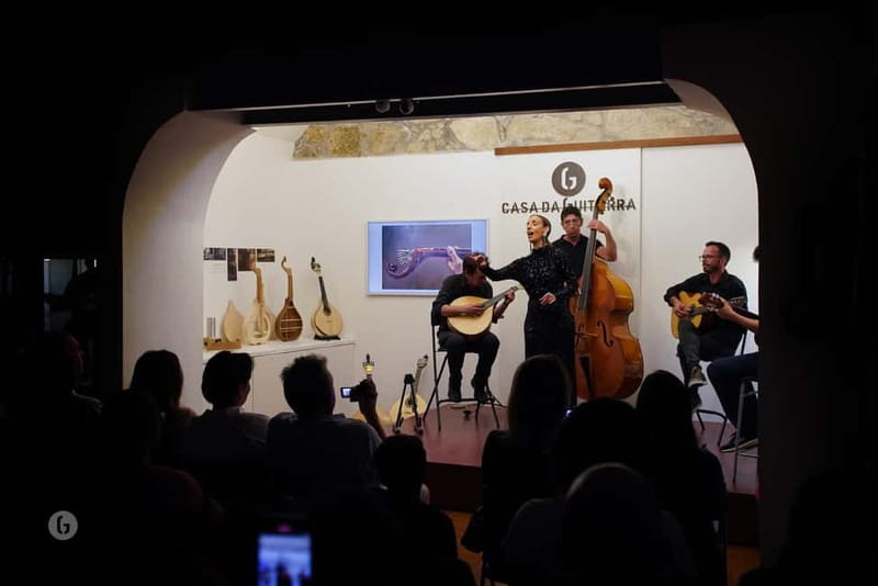 Porto: Authentic Fado Show, Port Wine & Handmade Instruments - The singers and guitarists are the main event