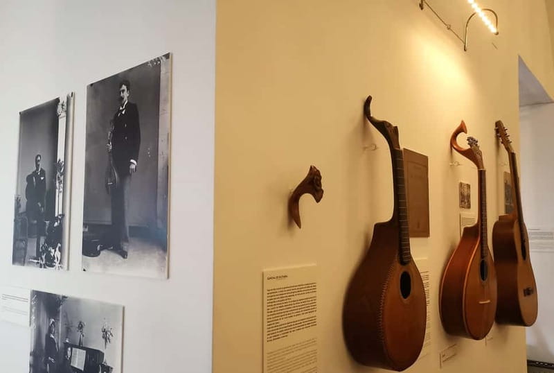 Porto: Authentic Fado Show, Port Wine & Handmade Instruments - Port wine and the short intermission