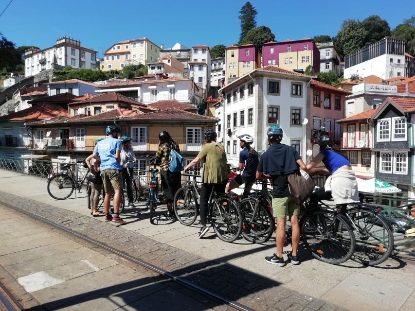 Porto: City Highlights 3-Hour Guided Electric Bike Tour - Guides make the difference
