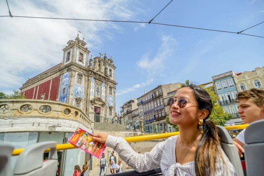 Porto: City Sightseeing Hop-On Hop-Off Bus Tour - Getting your bearings from Batalha to the Douro