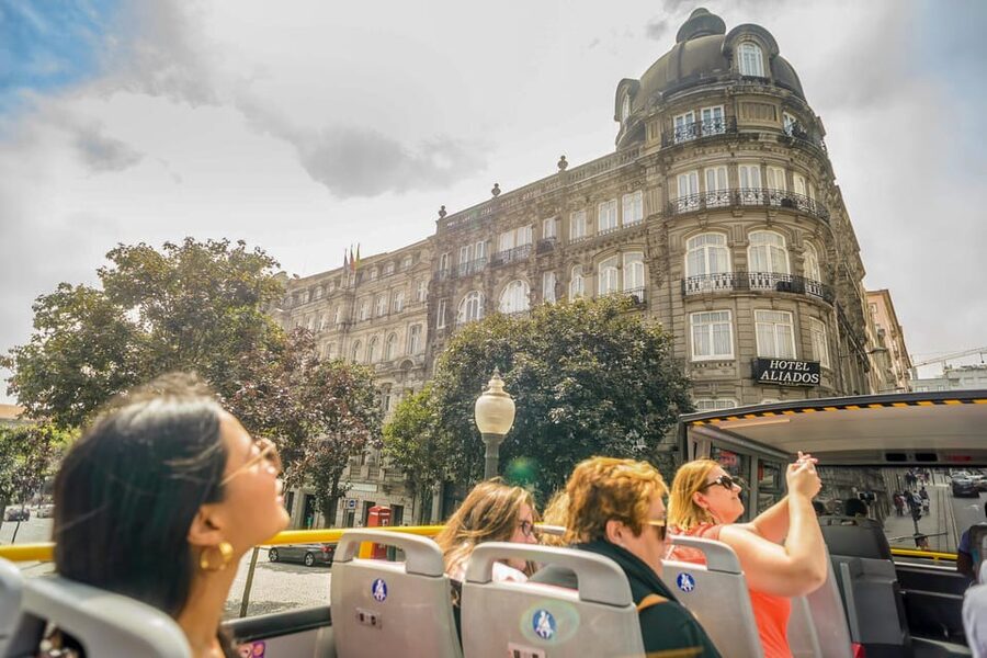 Porto: City Sightseeing Hop-On Hop-Off Bus Tour - Commentary, comfort, and the practical details