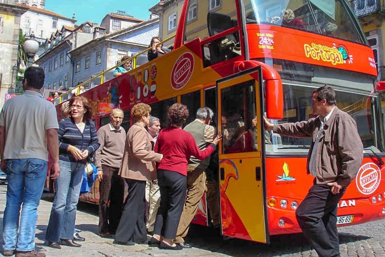 Porto: City Sightseeing Hop-On Hop-Off Bus Tour - Red Line: Porto’s city sights and Atlantic edge