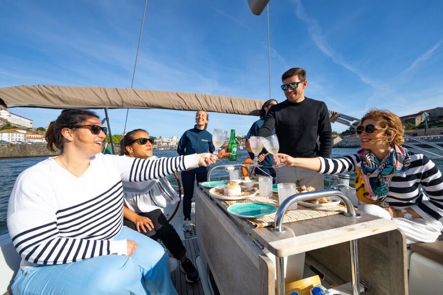 Porto: Daytime or Sunset Douro River Sightseeing Cruise - Ribeira, Miragaia, and the Dom Luís I Bridge